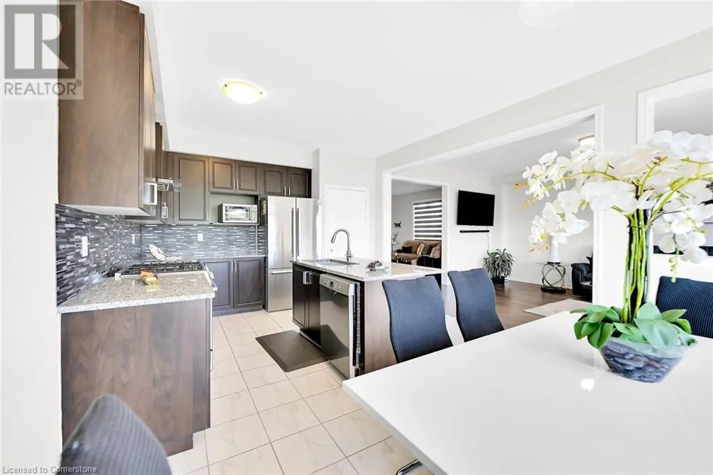 12 MIDHURST Heights