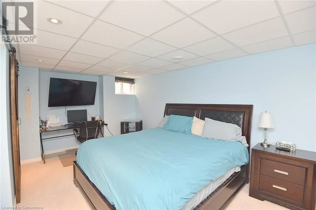 3 SUTER Crescent