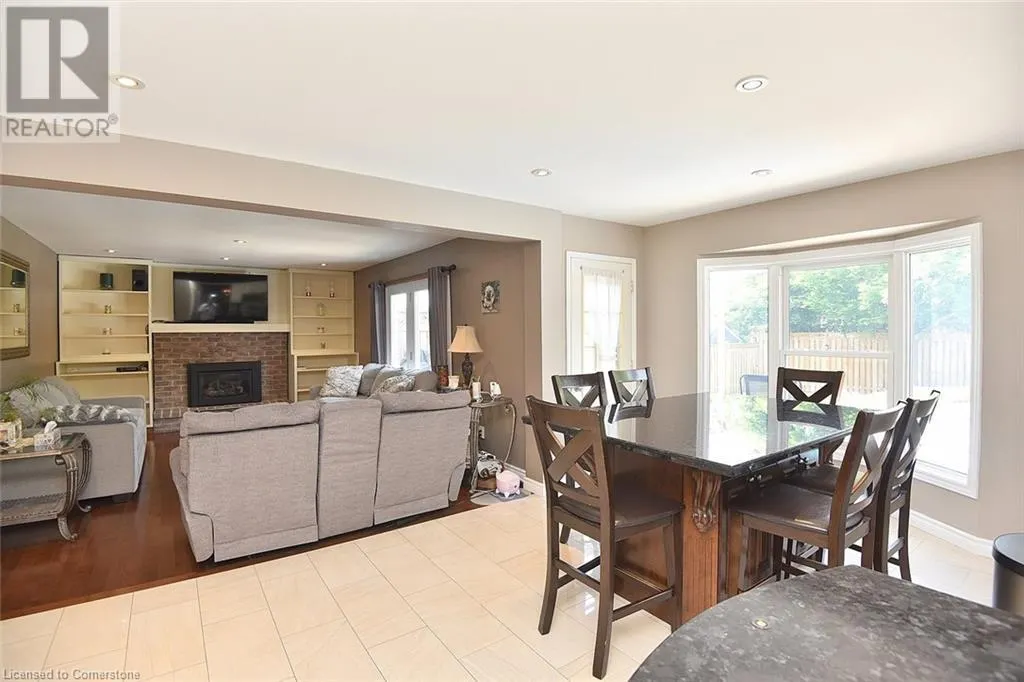 3 SUTER Crescent