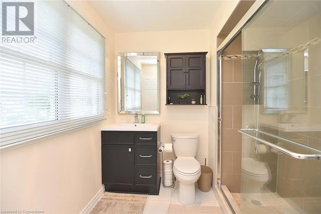 3 SUTER Crescent
