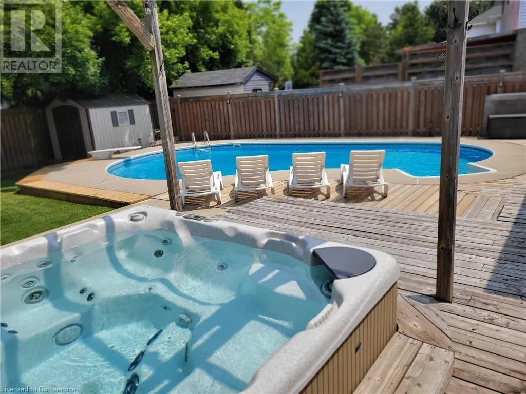 3 SUTER Crescent