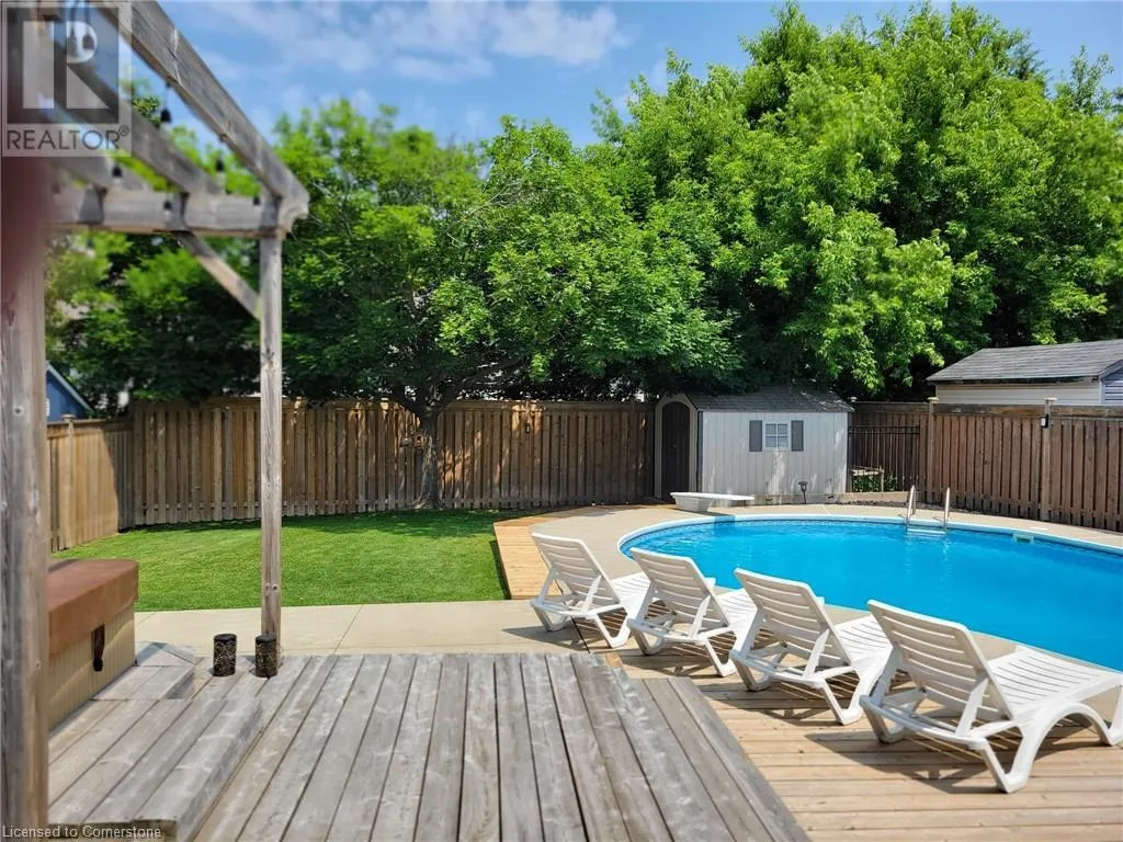 3 SUTER Crescent