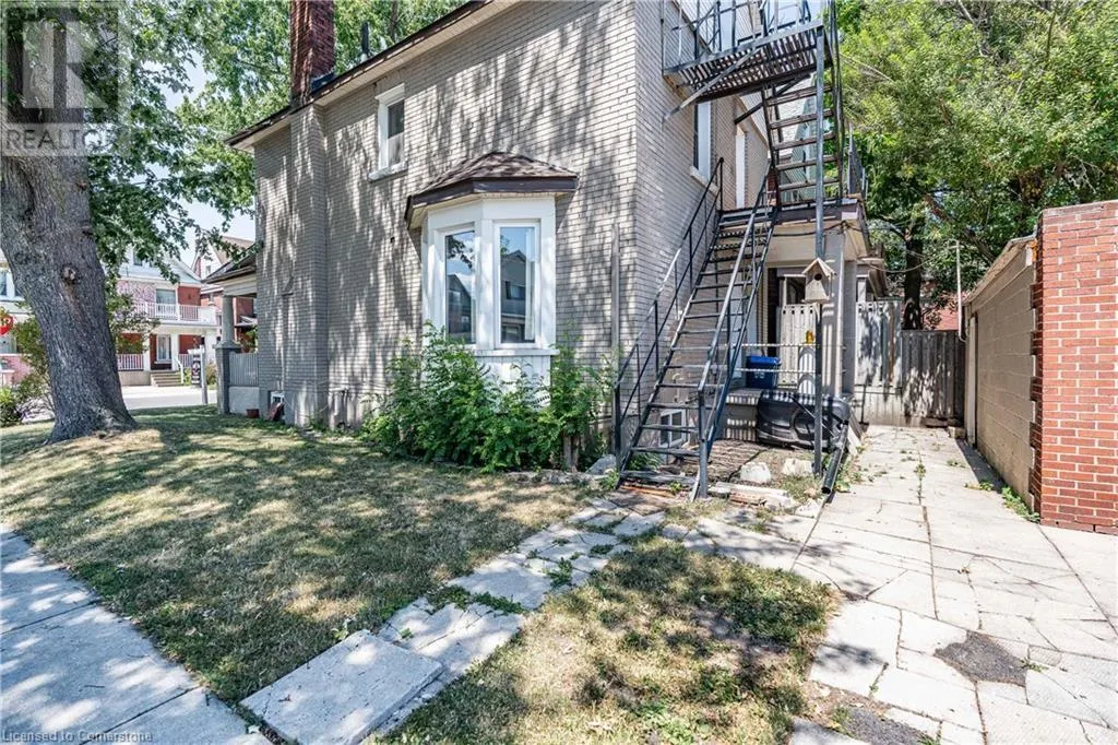 18 BARNESDALE Avenue N