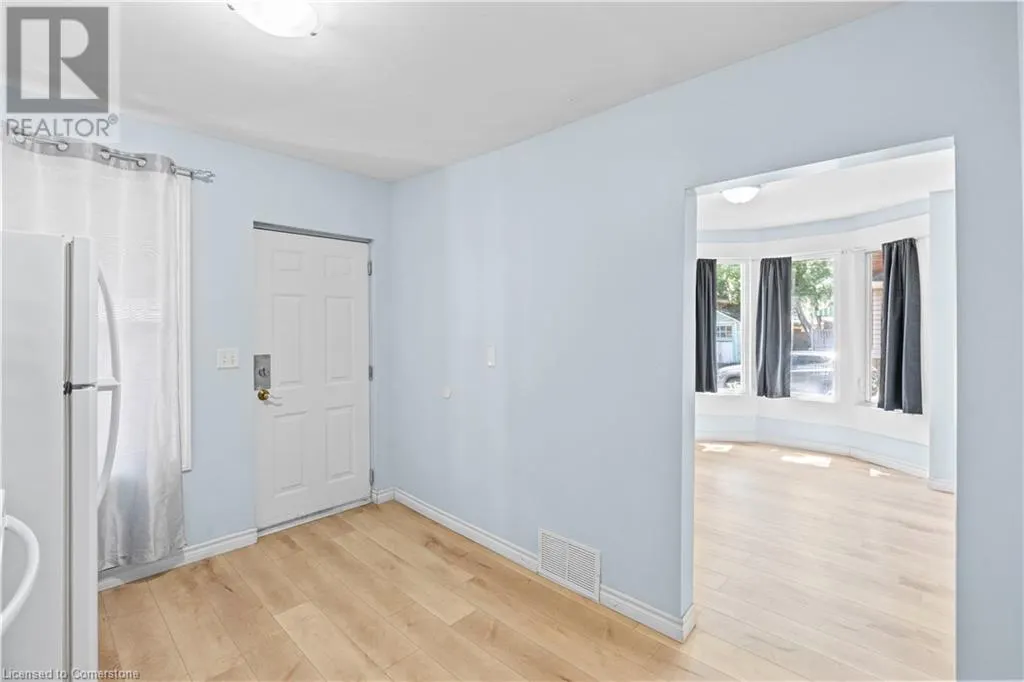 18 BARNESDALE Avenue N