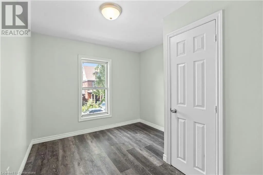 18 BARNESDALE Avenue N