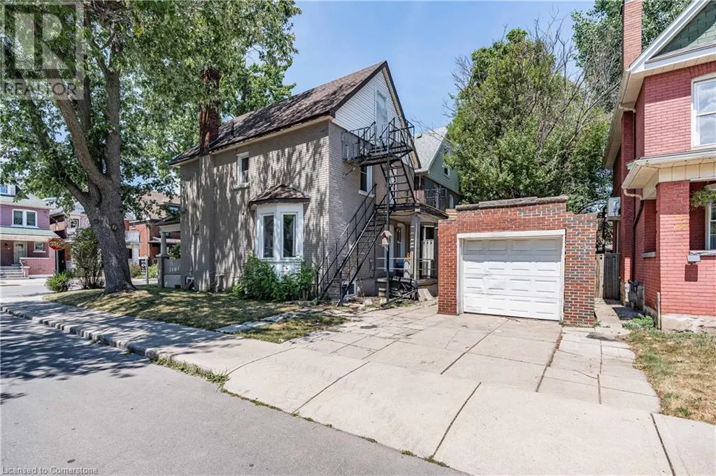 18 BARNESDALE Avenue N