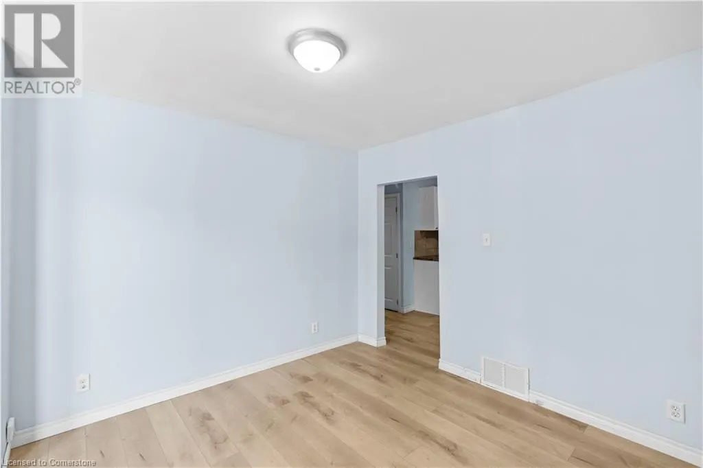 18 BARNESDALE Avenue N