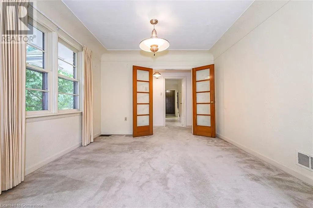 18 SULLIVAN'S Lane