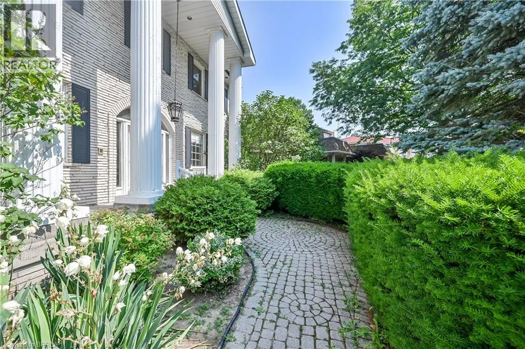 10 FIELDSTONE Circle