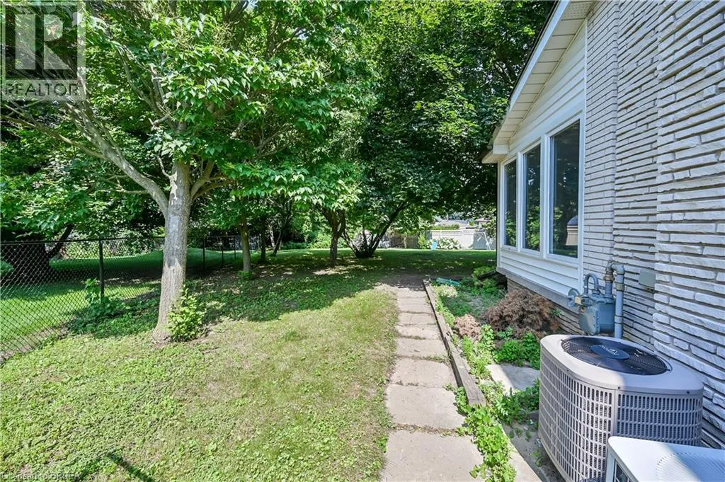 10 FIELDSTONE Circle