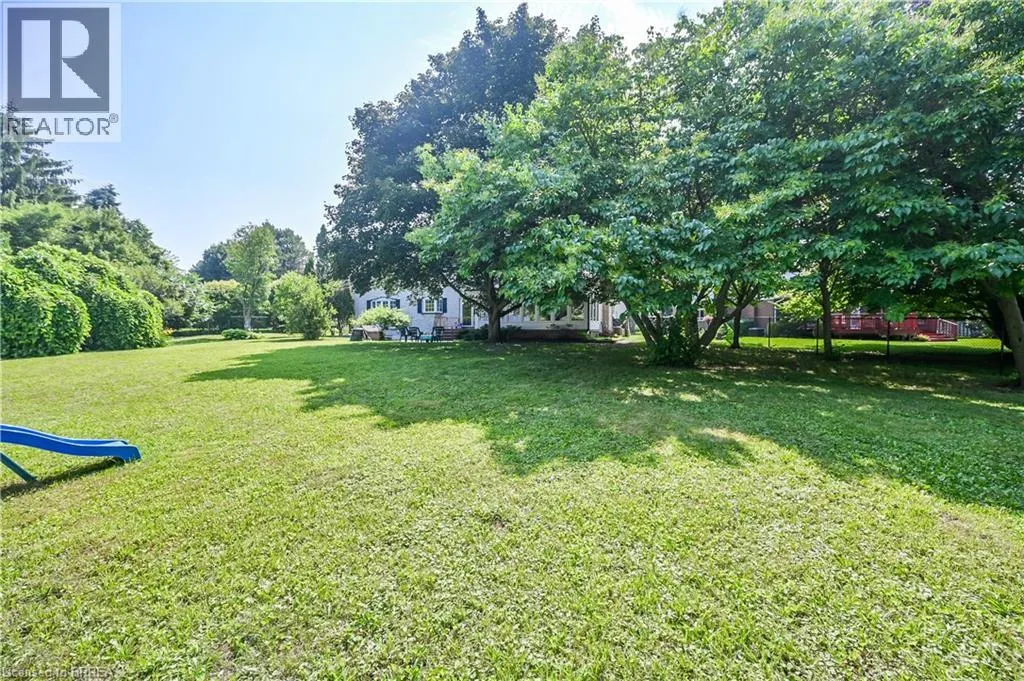 10 FIELDSTONE Circle
