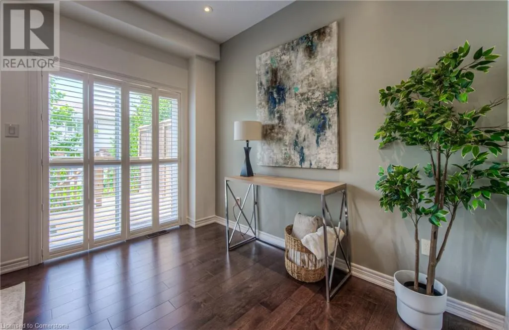 215 DUNDAS Street E Unit# 38, #38