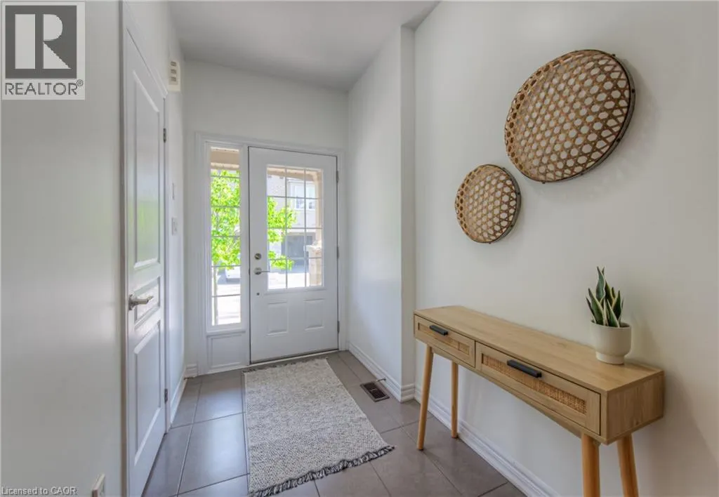 215 DUNDAS Street E Unit# 38, #38