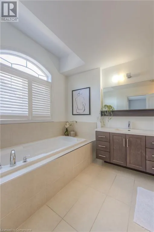 215 DUNDAS Street E Unit# 38, #38