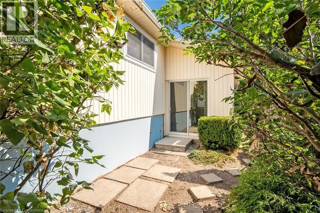 652 ARDLEIGH Crescent