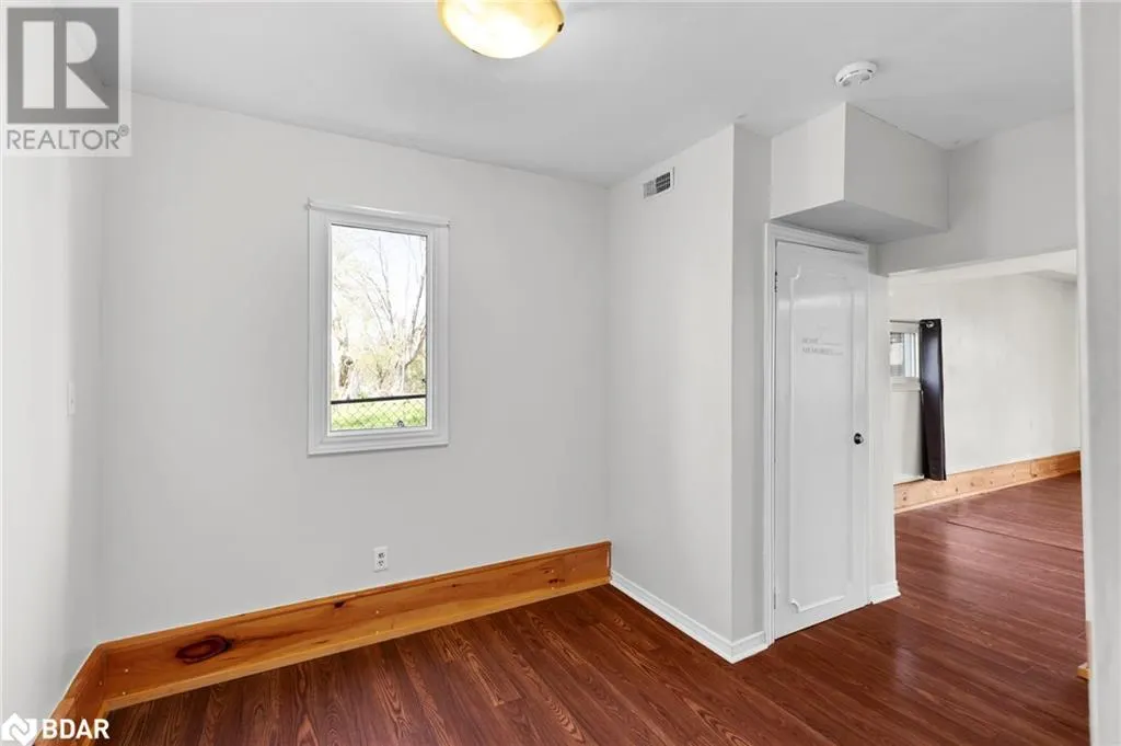 3 COURTLAND Street
