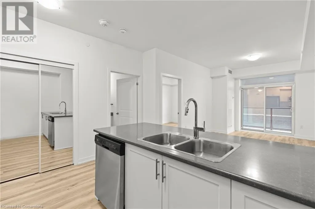 450 DUNDAS Street E Unit# 219, #219