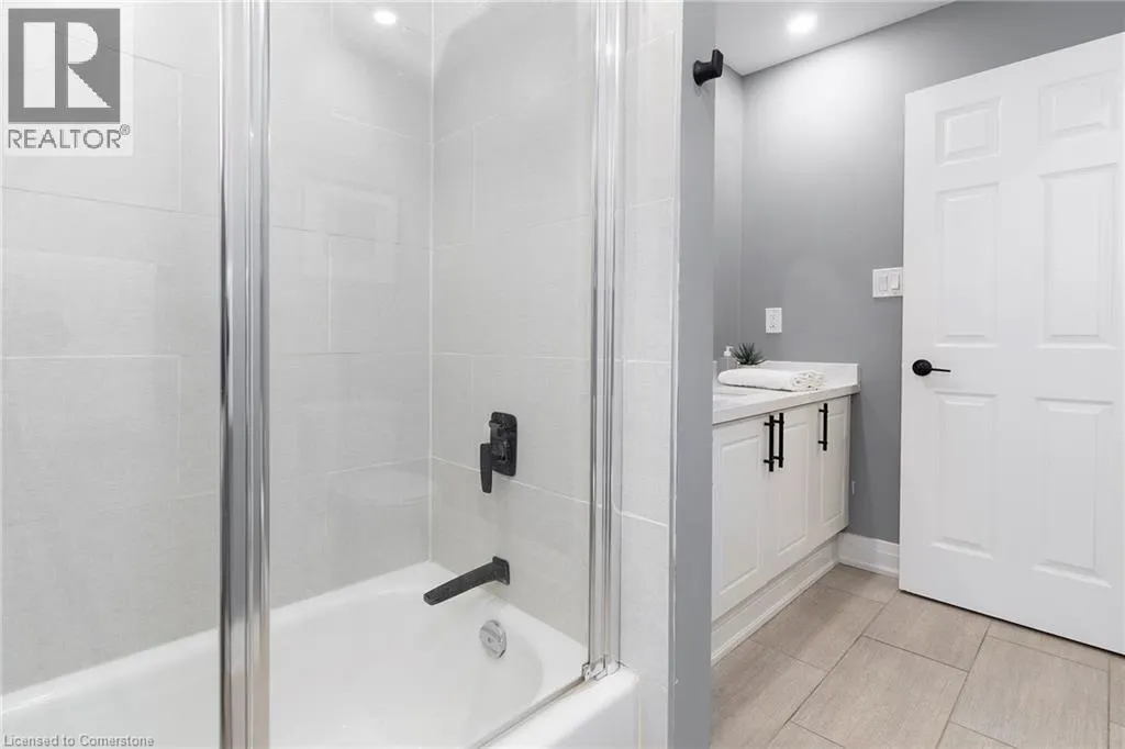 3770 FOREST BLUFF Crescent