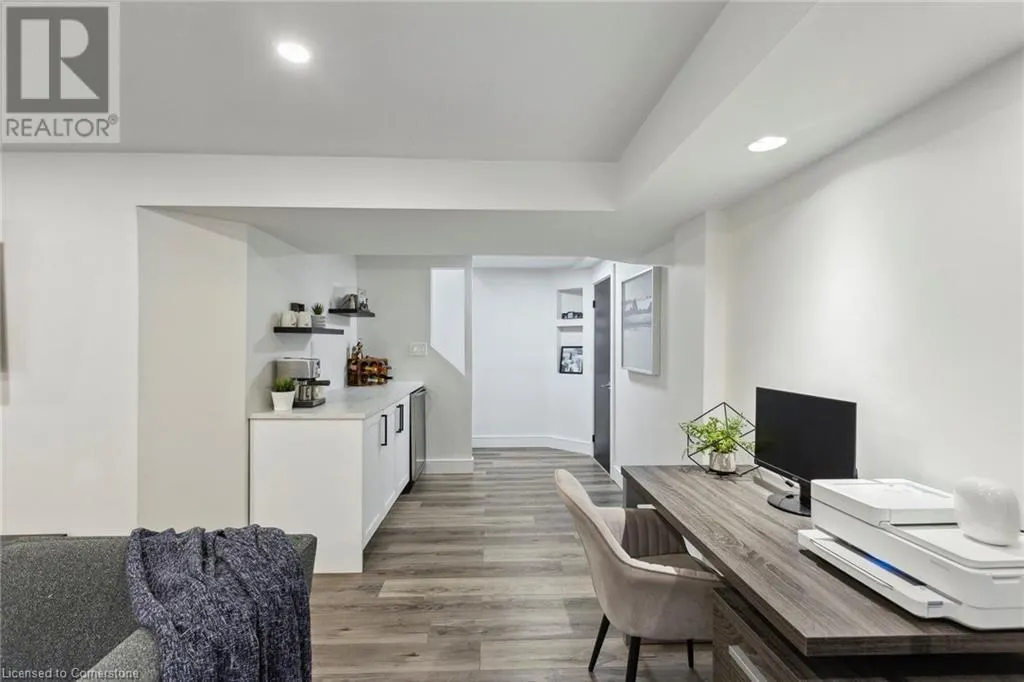 77 IMPERIAL Road N
