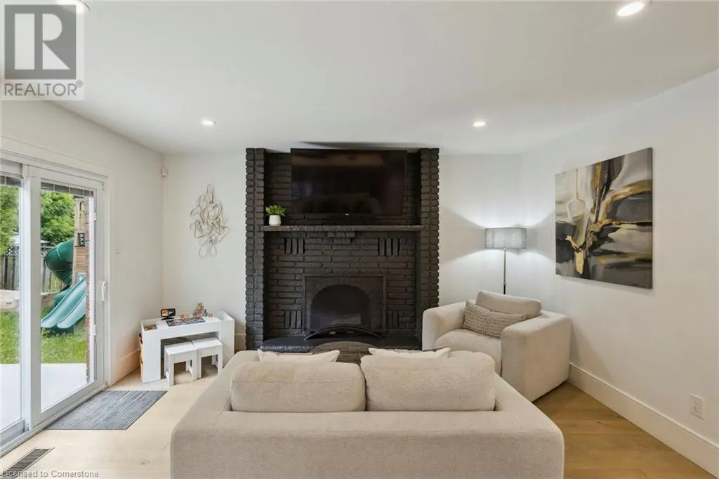 77 IMPERIAL Road N