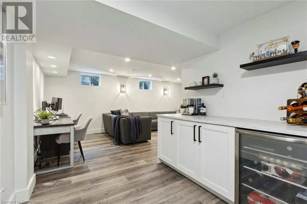 77 IMPERIAL Road N