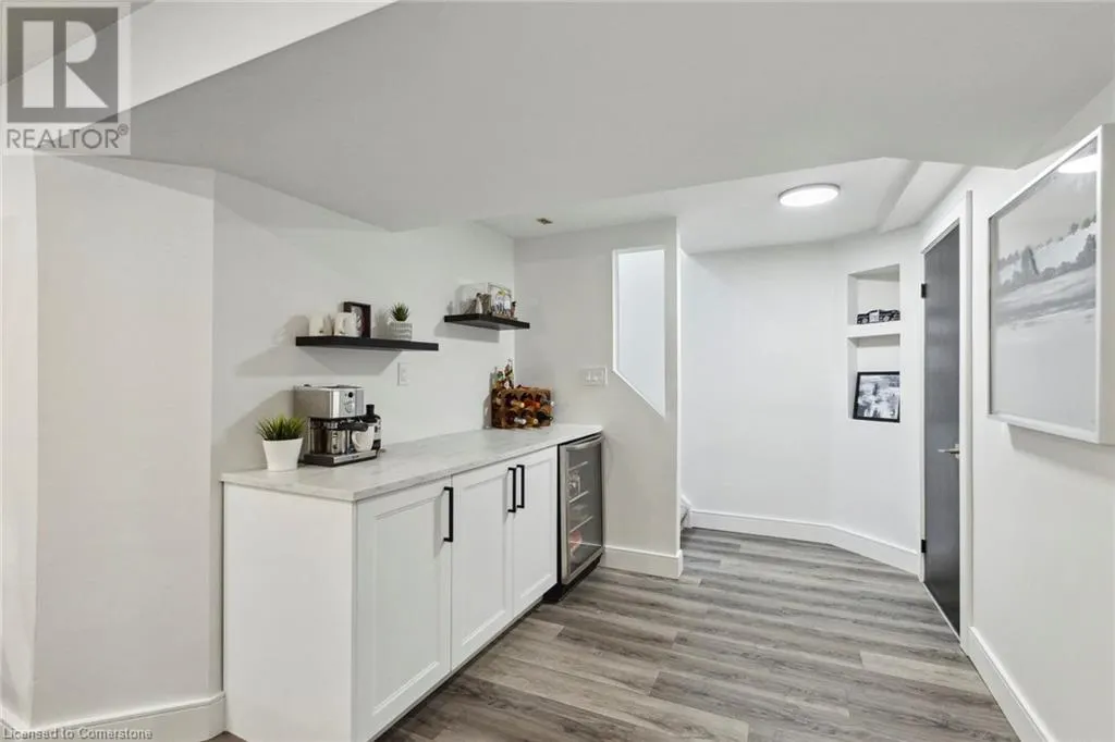 77 IMPERIAL Road N