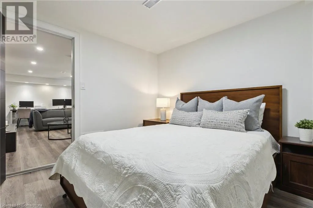 77 IMPERIAL Road N