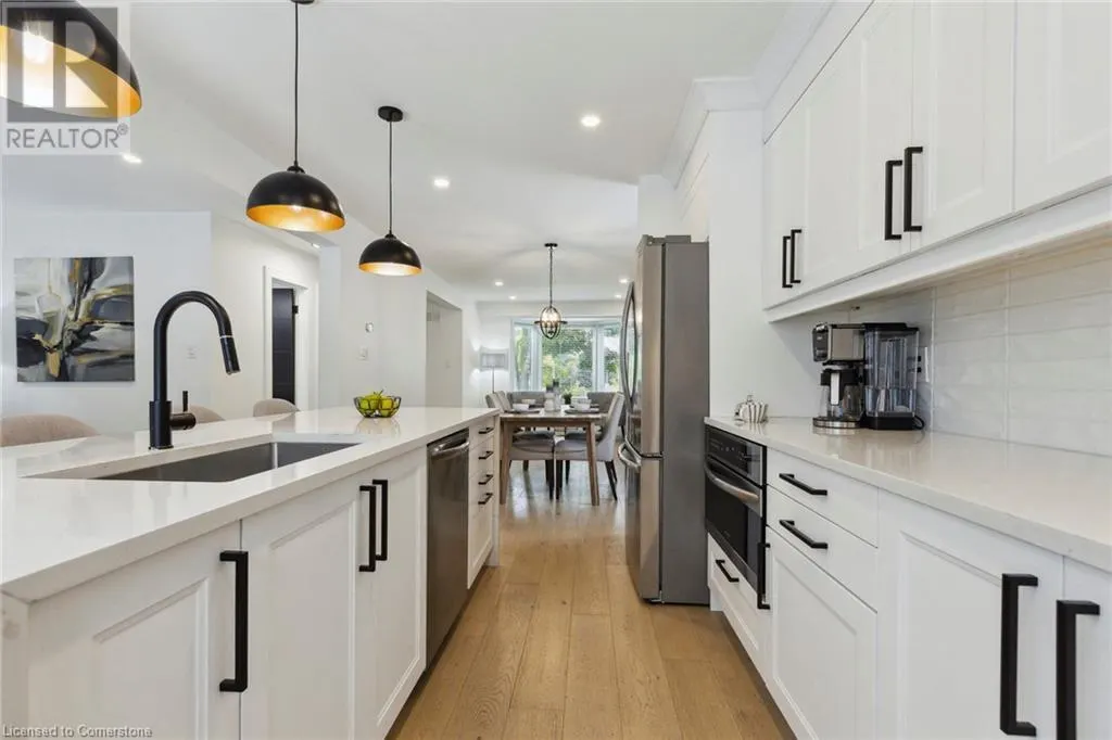 77 IMPERIAL Road N