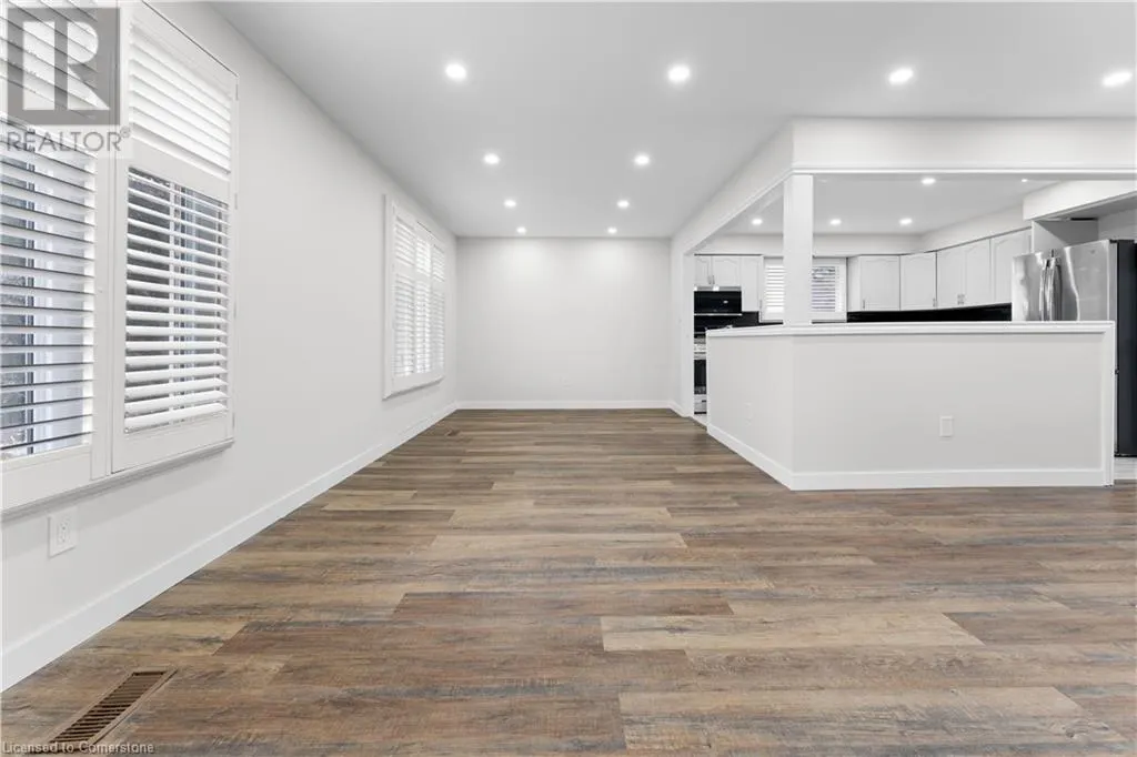 121 TOLLGATE Road