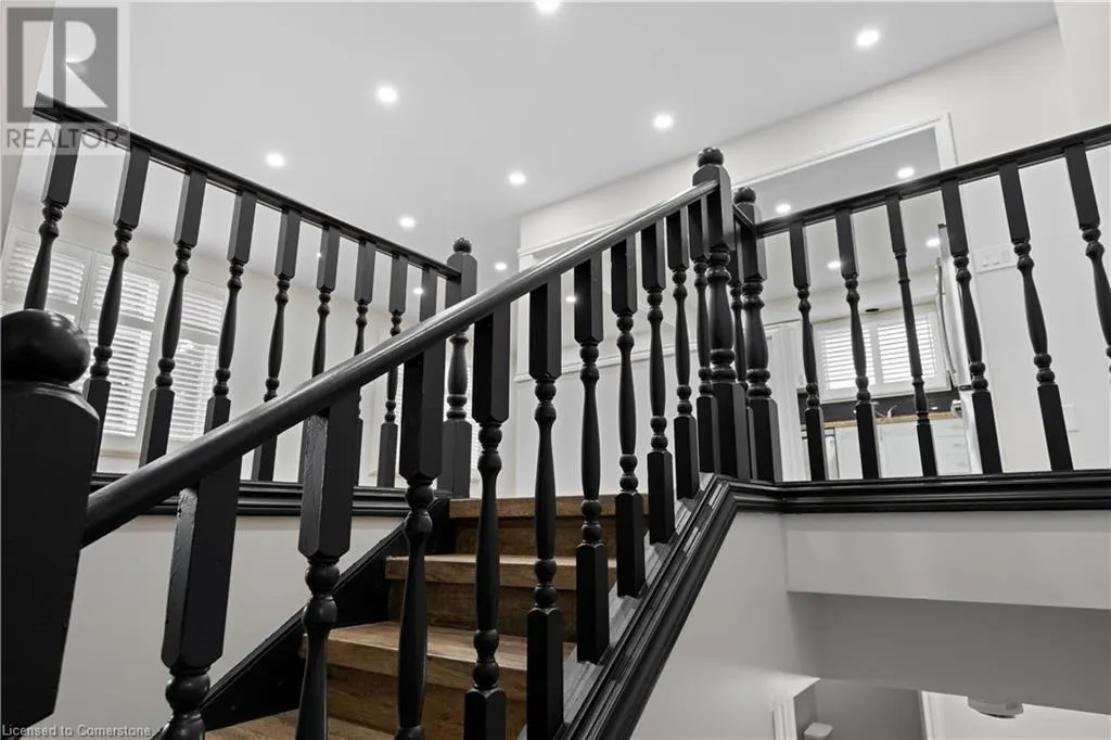 121 TOLLGATE Road