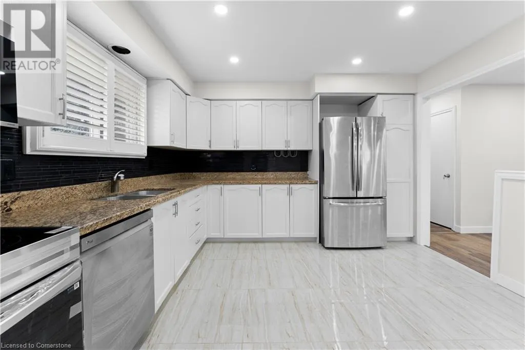 121 TOLLGATE Road