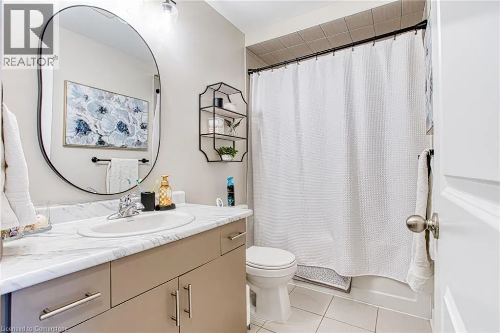 42 PINOT Crescent