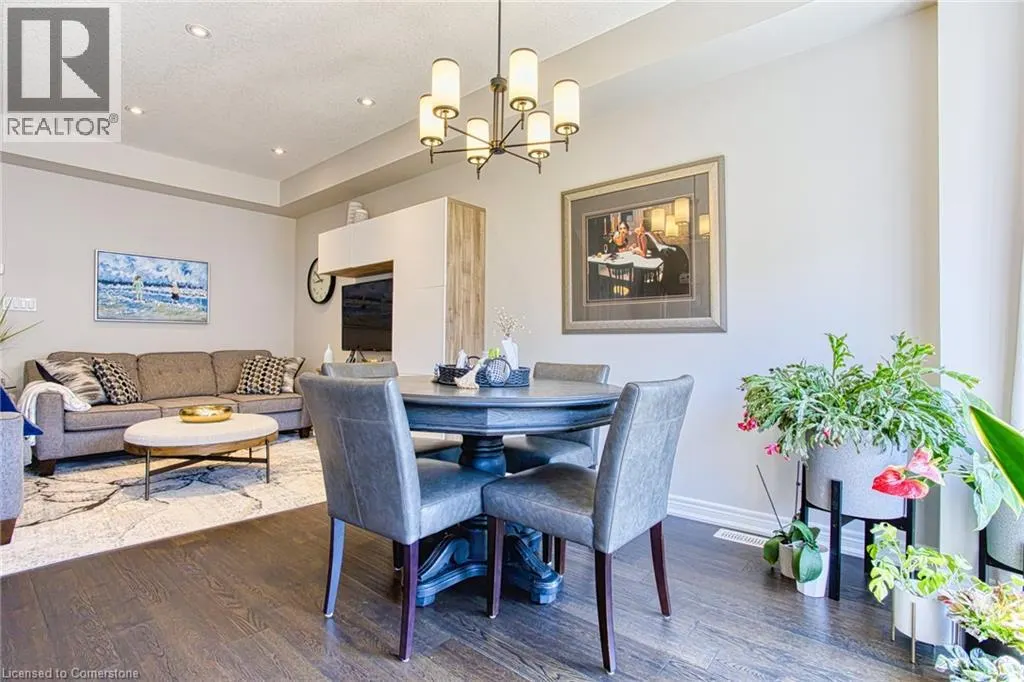 42 PINOT Crescent
