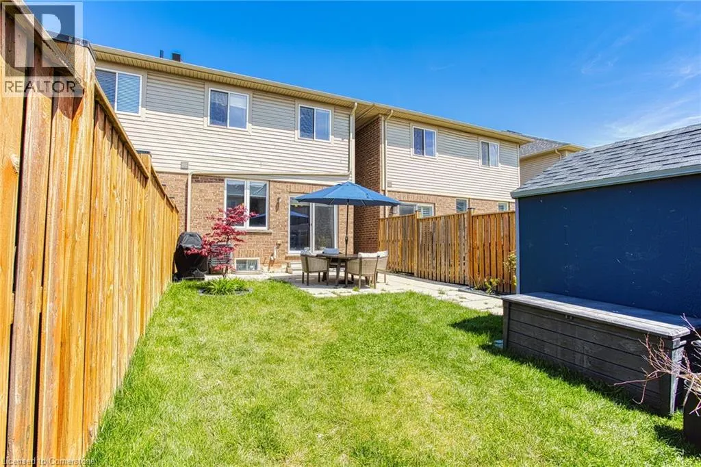 42 PINOT Crescent