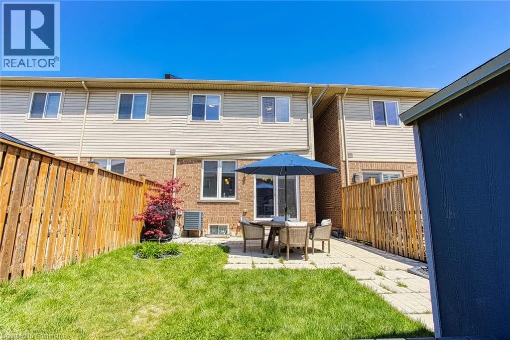 42 PINOT Crescent