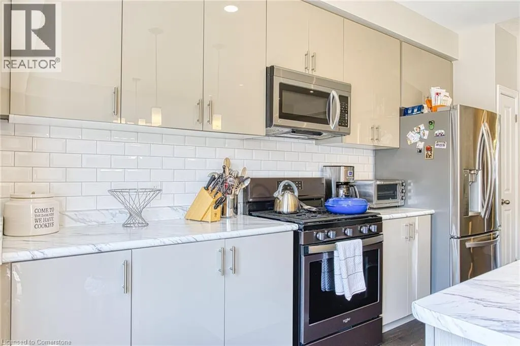 42 PINOT Crescent