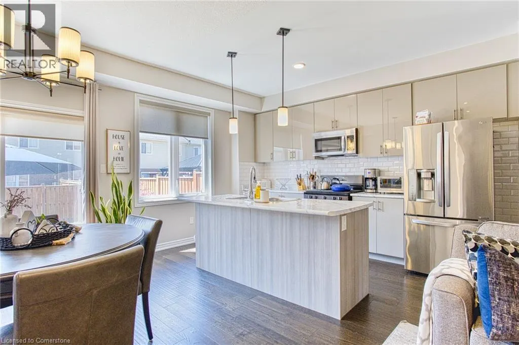 42 PINOT Crescent