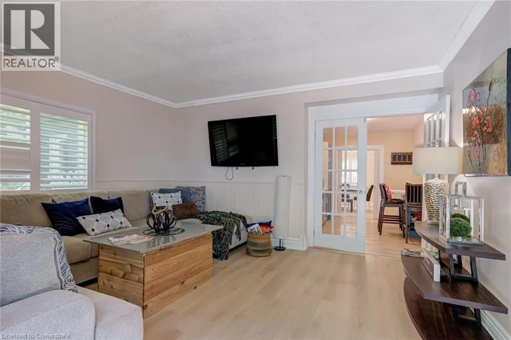 657 GREENWOOD Drive