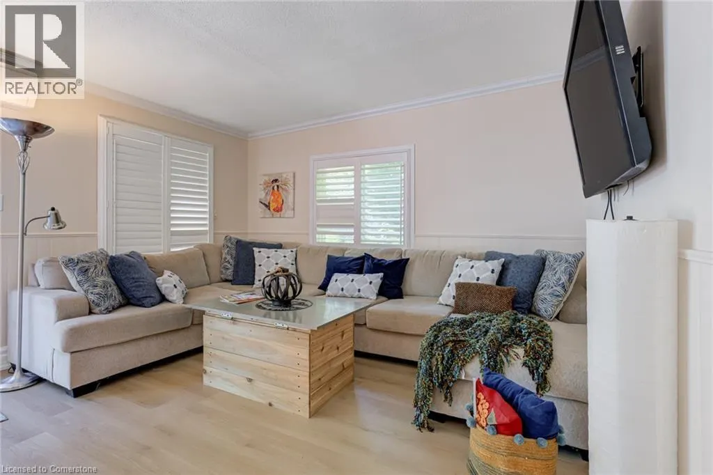 657 GREENWOOD Drive