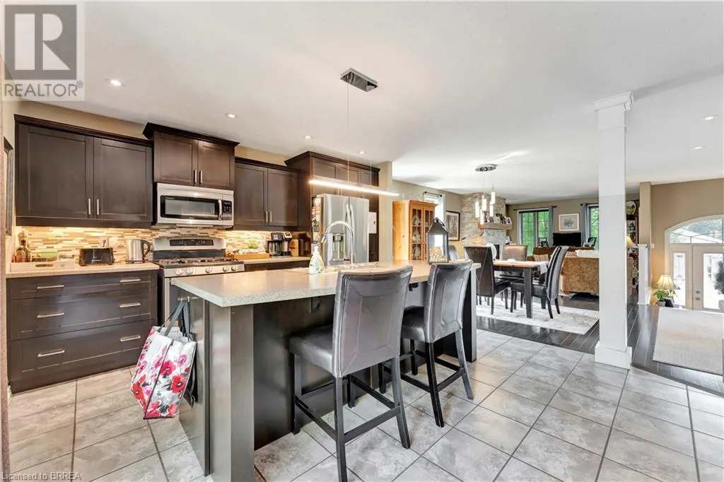 33 MANSFIELD Drive
