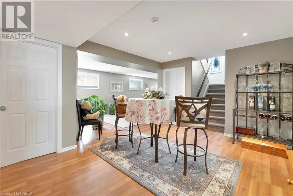 33 MANSFIELD Drive