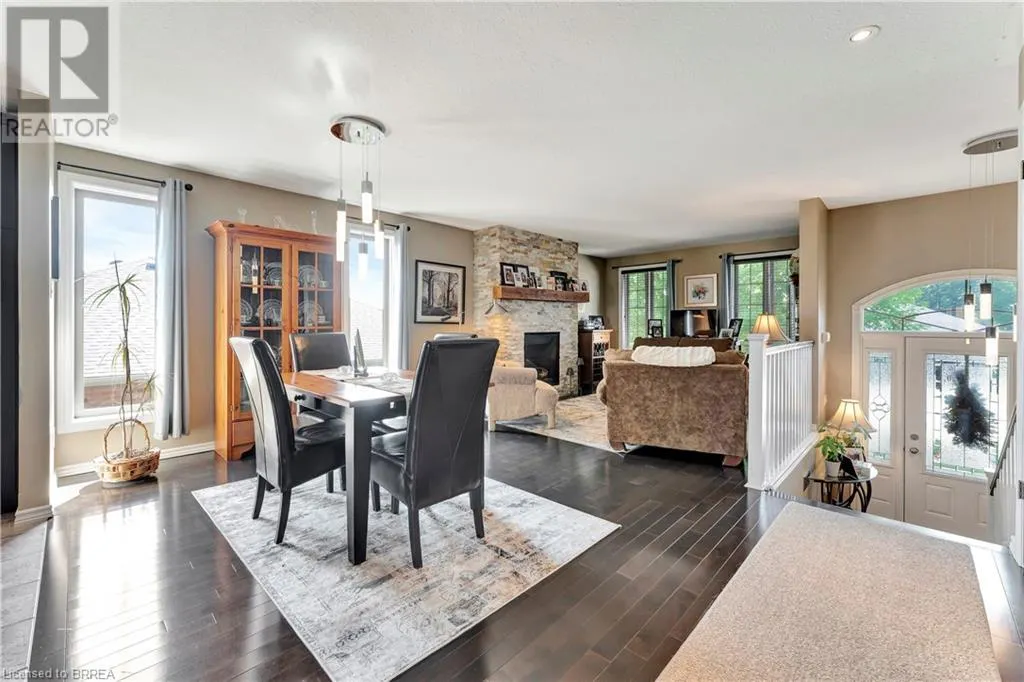 33 MANSFIELD Drive