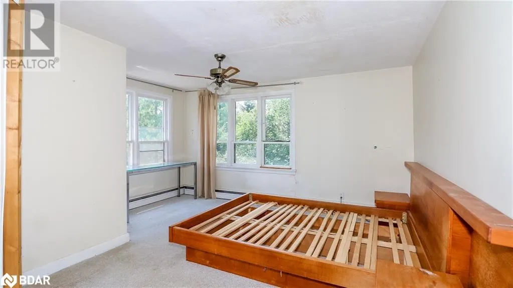 953 RIDGE Road W