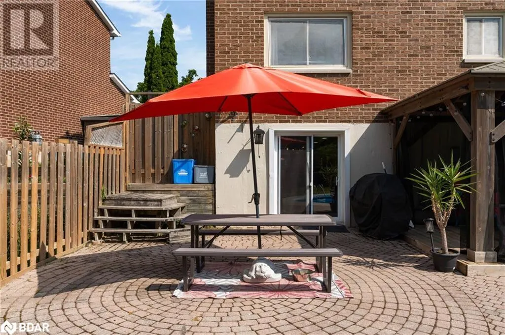 70 LILLIAN Crescent