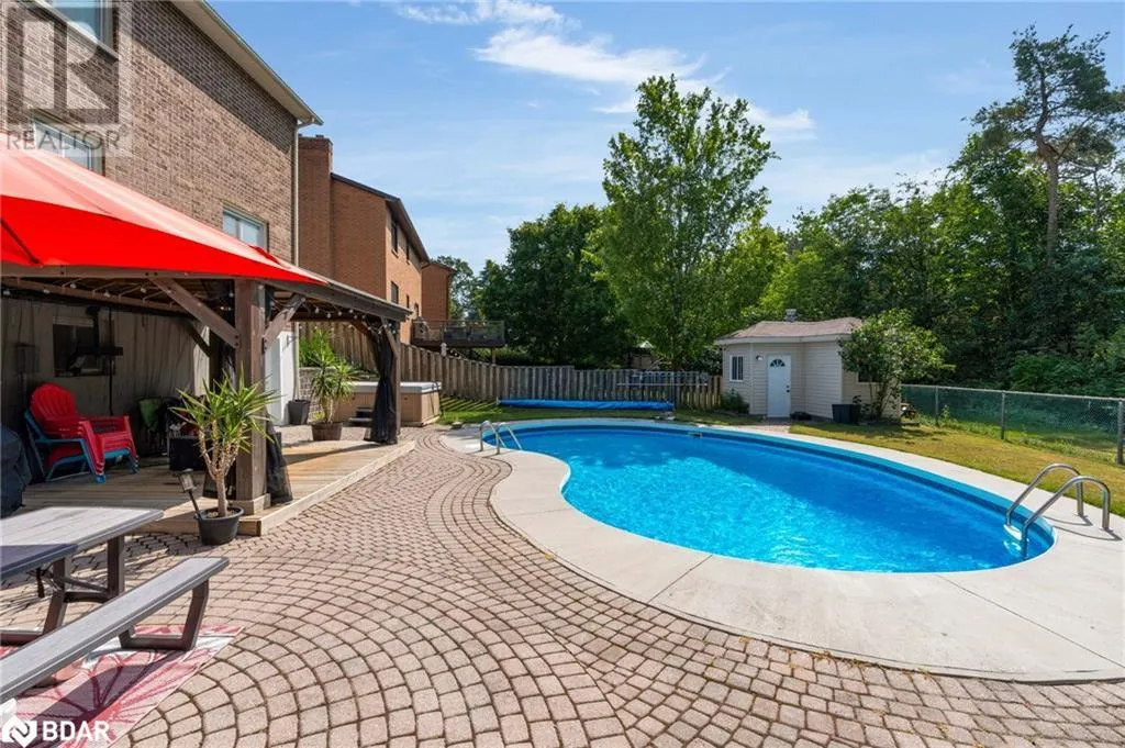 70 LILLIAN Crescent
