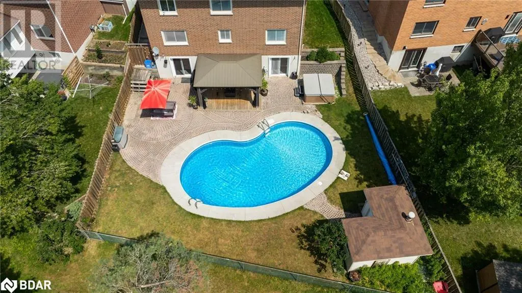 70 LILLIAN Crescent