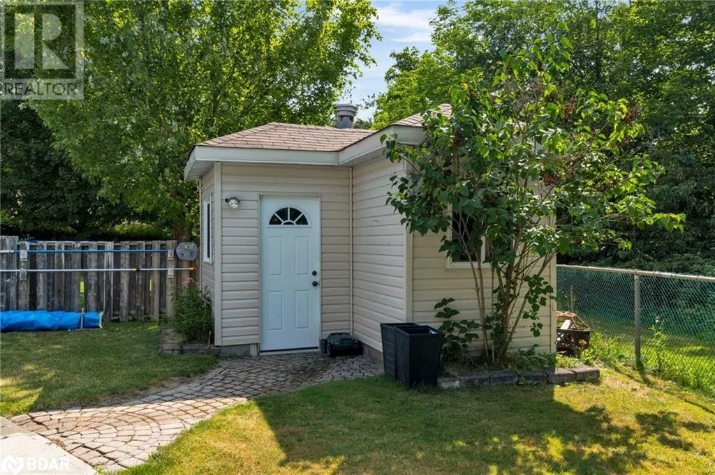 70 LILLIAN Crescent