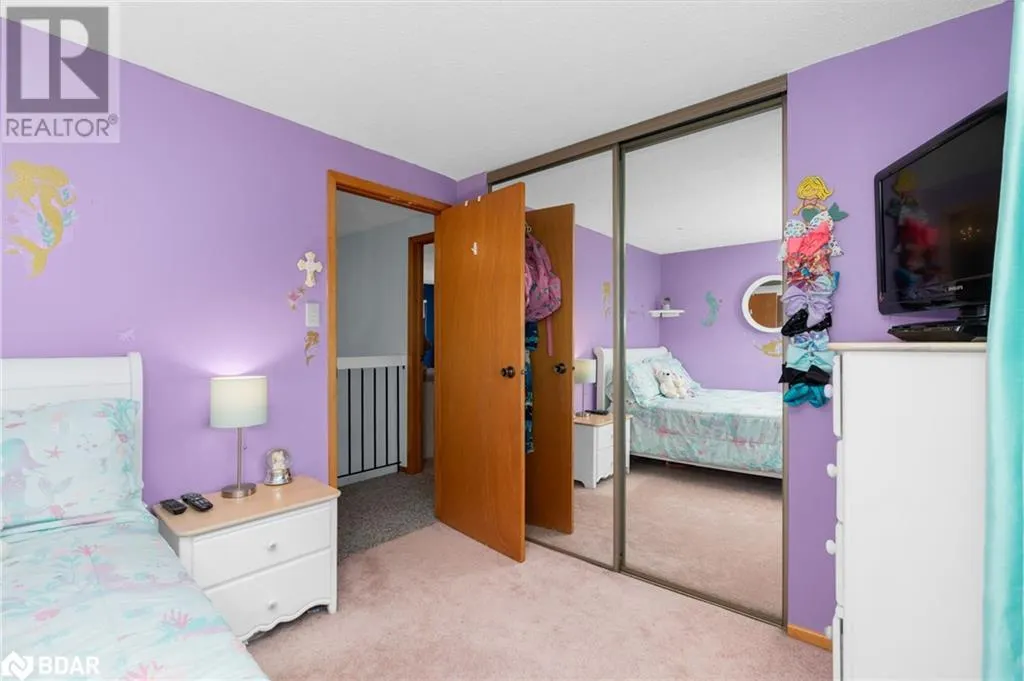 70 LILLIAN Crescent
