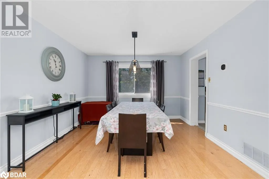 70 LILLIAN Crescent