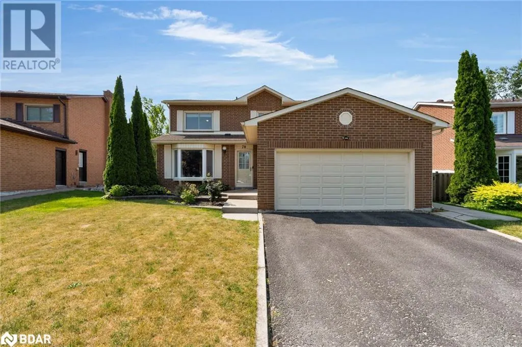70 LILLIAN Crescent